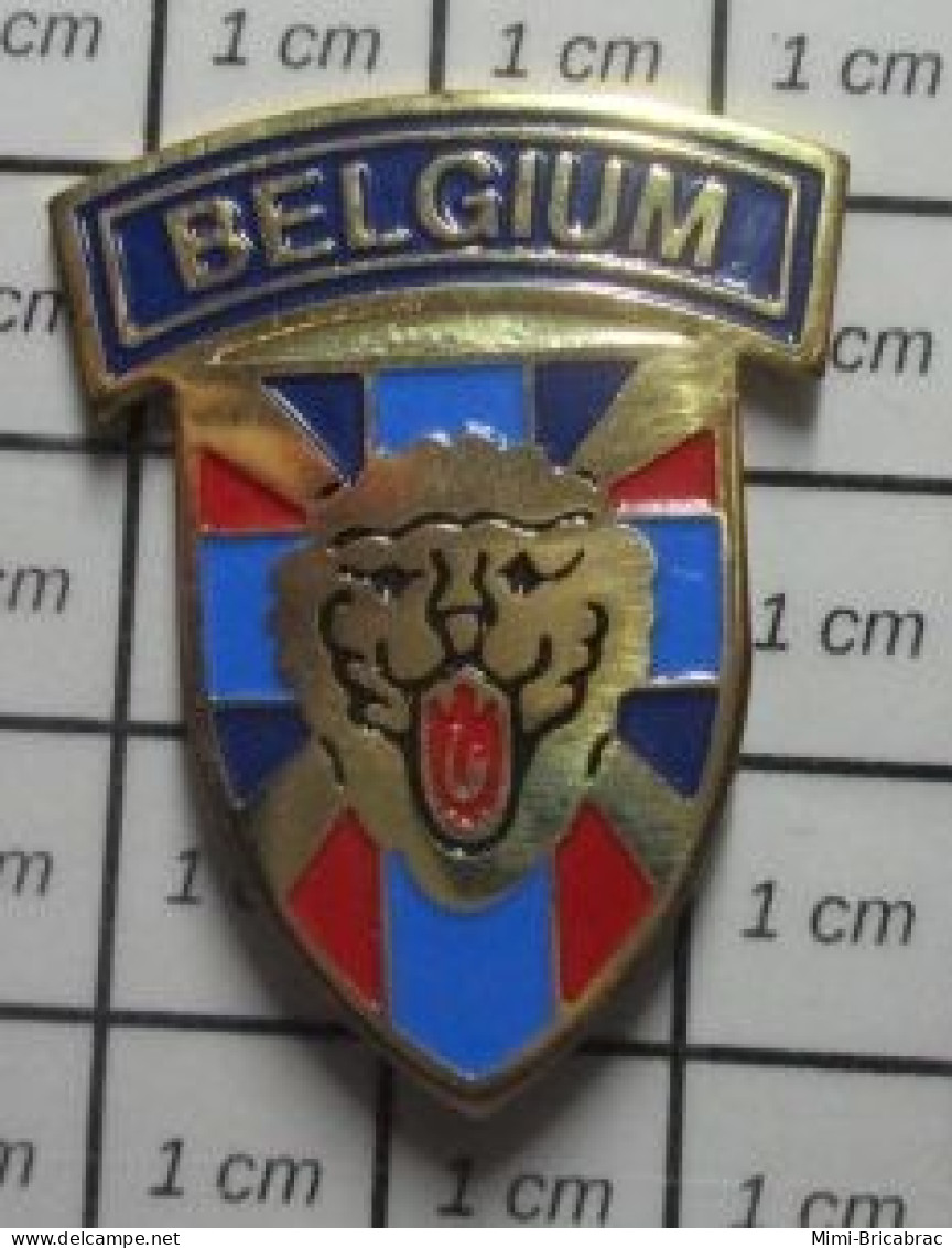 912c Pin's Pins / Beau Et Rare / MILITARIA / BELGIUM BELGIQUE TETE DE LION Troupes D'élite - Army