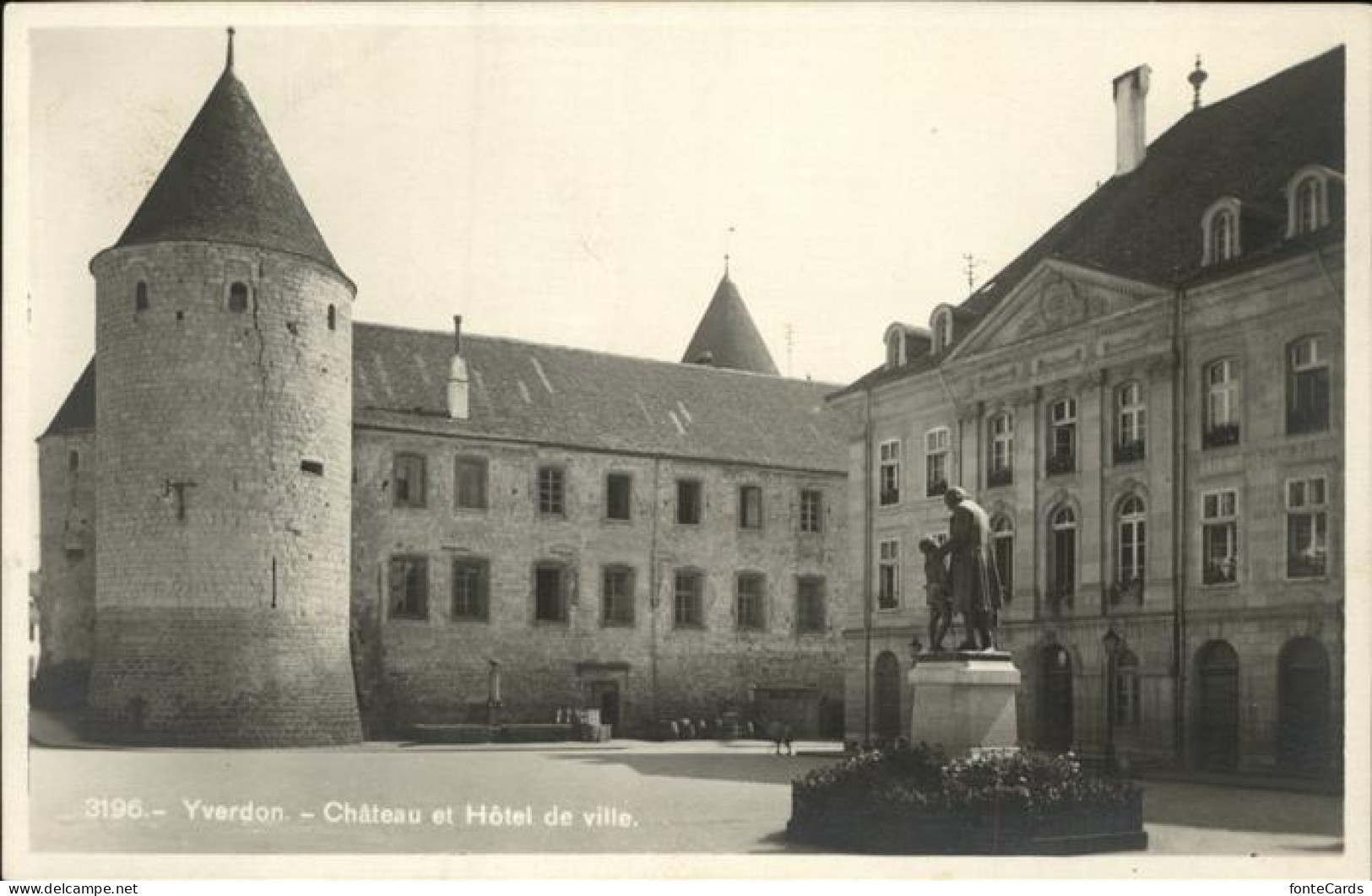 11308246 Yverdon VD Cahteau Et Hotel De Ville  - Autres & Non Classés