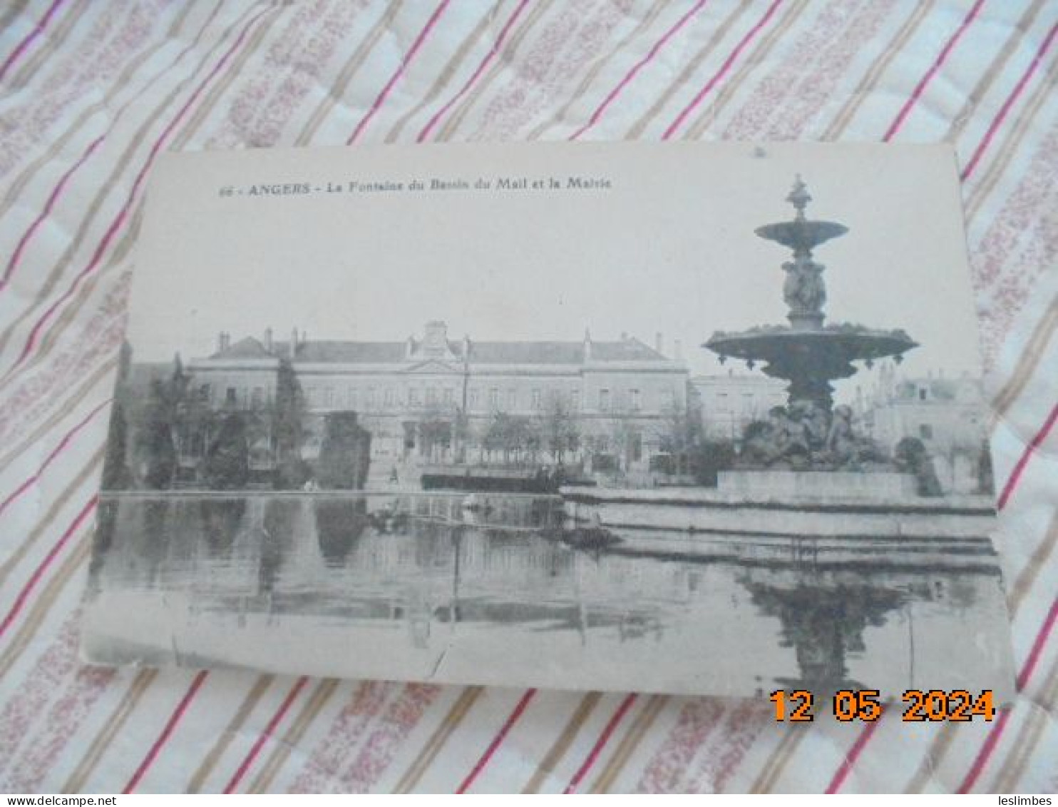 Angers. La Fontaine Du Bassin Du Mail Et La Mairie. A.Bruel 66 PM 1919 - Angers