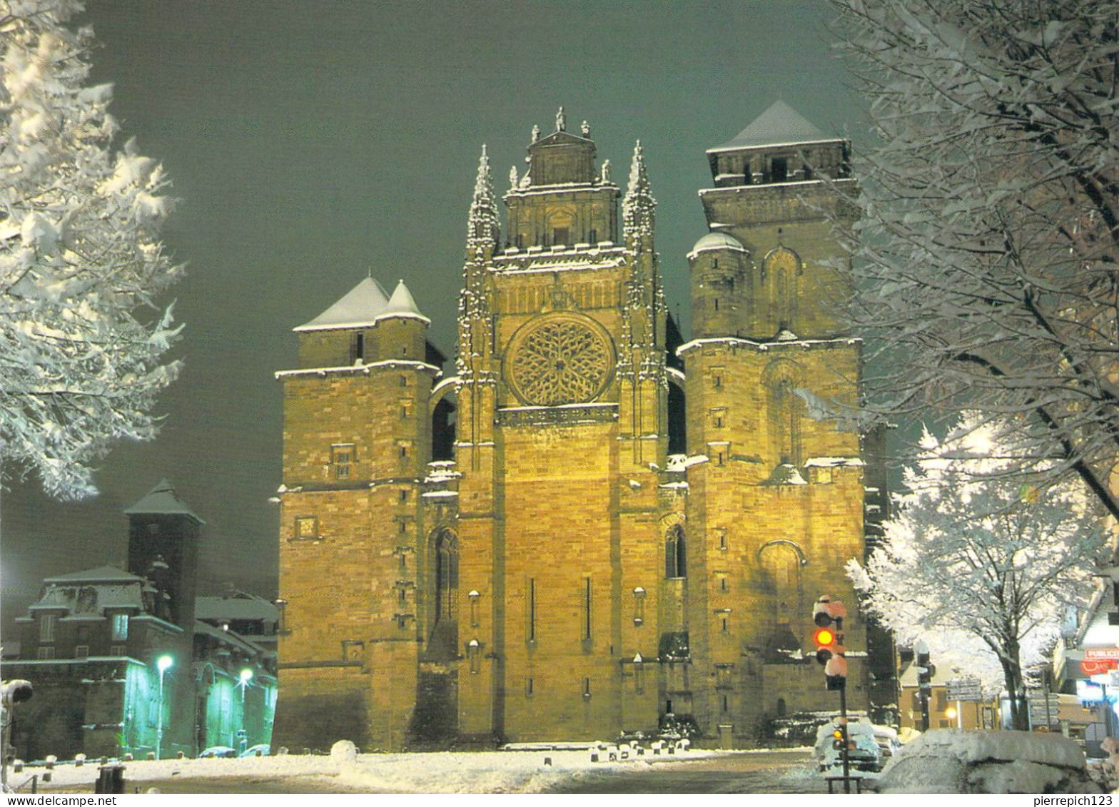 12 - Rodez - La Cathédrale Notre Dame - Vue Nocturne - Rodez