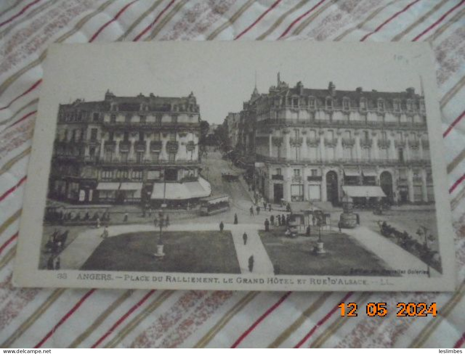 Angers. Place Du Ralliement, Le Grand Hotel Et Rue D'Alsace. LL 33 PM 1919 - Angers