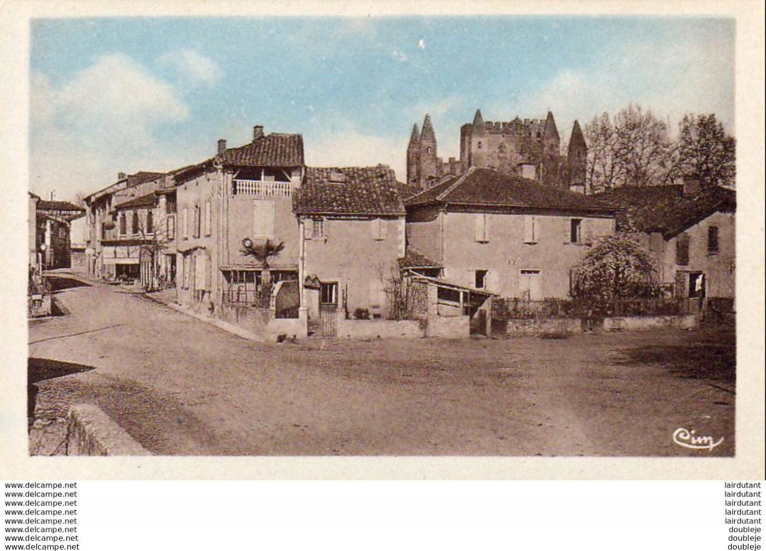 D32 SIMORRE   Entrée De La Ville Et Aspect Du Levant  ..... ( Ref H1318 ) - Autres & Non Classés