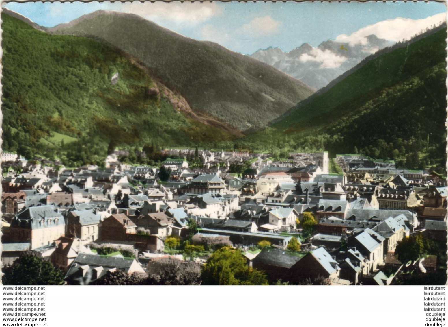 D31  LUCHON  Vue Générale - Au Fond Le Port De Venasque - Luchon