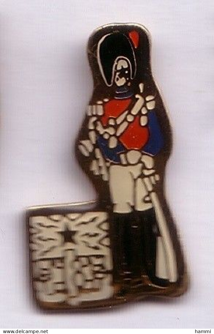 SP41 Pin's Soldat De L'empire Période Napoléon Achat Immédiat - Militair & Leger