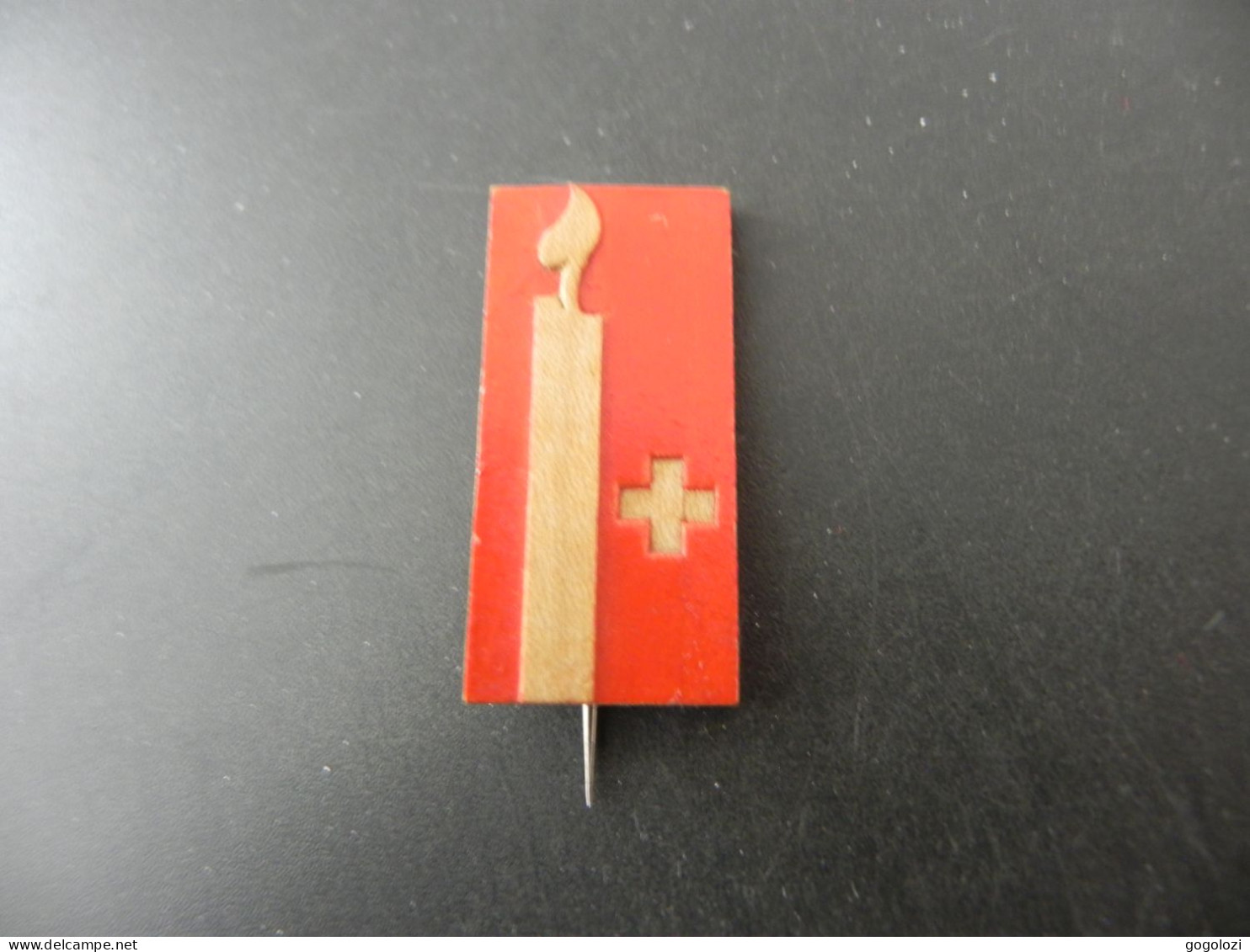 Old Badge Schweiz Suisse Svizzera Switzerland - Winterhilfe 1945 1946 - Unclassified