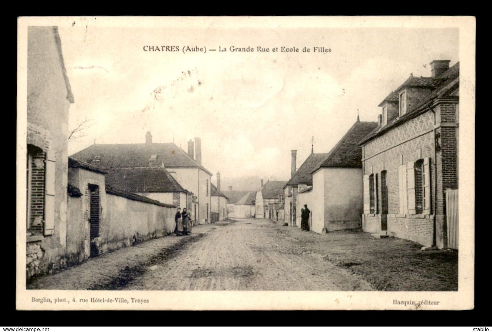 10 - CHATRES - LA GRANDE RUE ET ECOLE DES FILLES - Andere & Zonder Classificatie