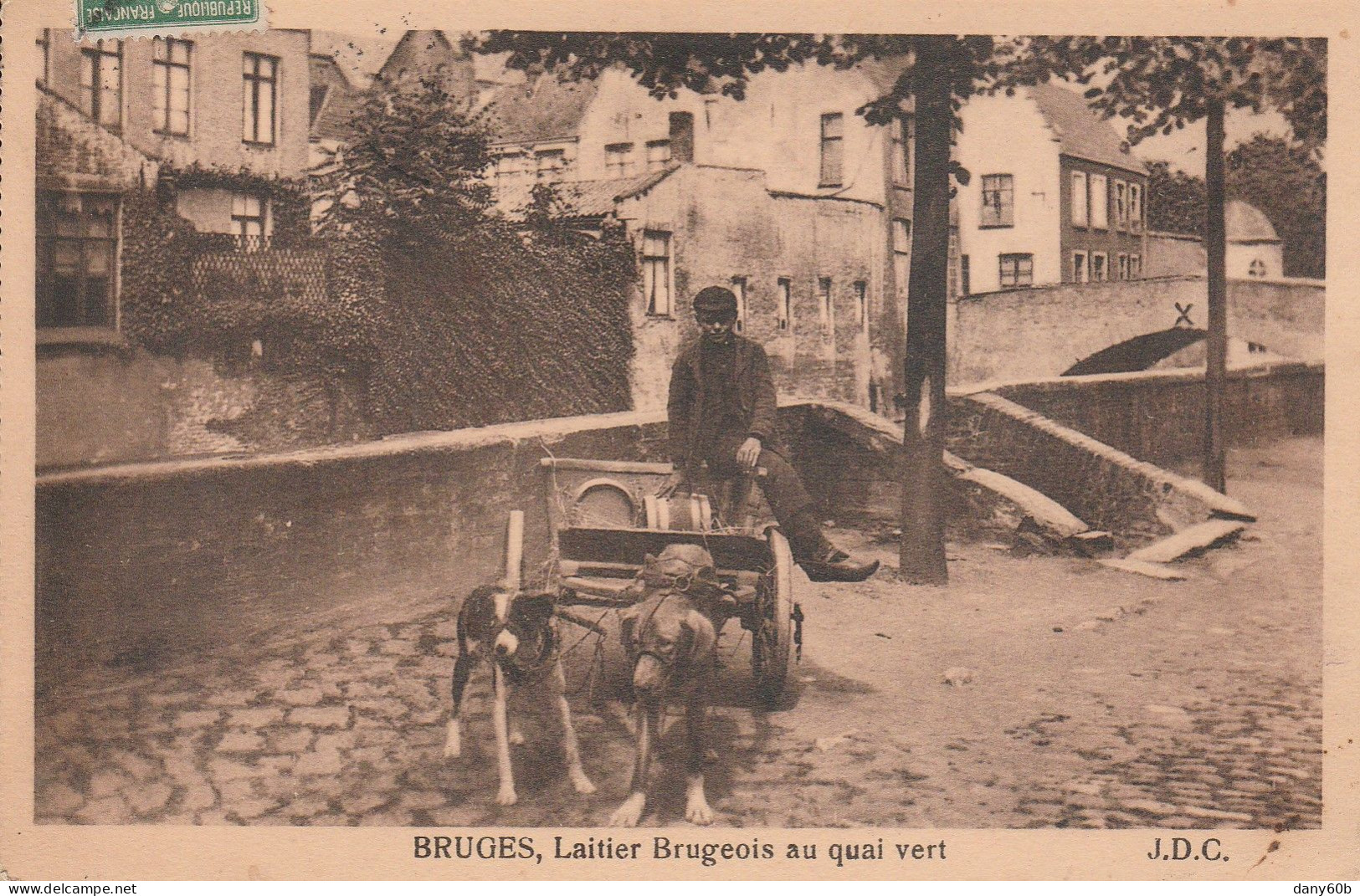 REF.AC . CPA . BELGIQUE . BRUGES . LAITIER BRUGEOIS AU QUAI VERT . ATTELAGE DE CHIENS - Brugge