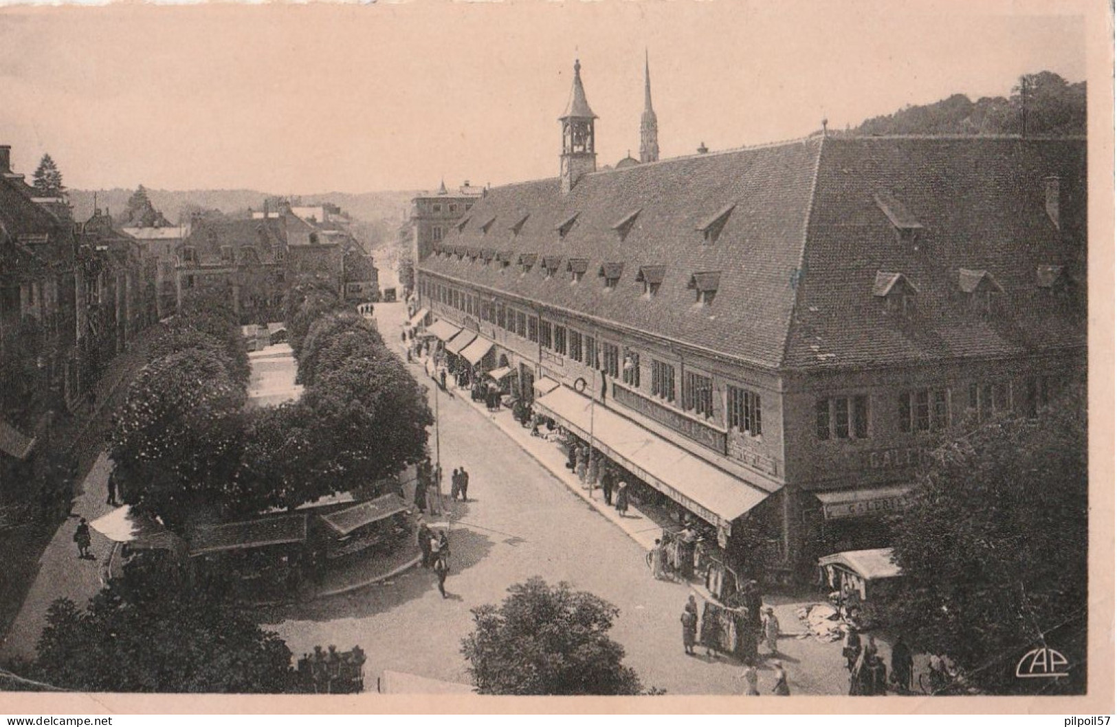 25 - MONTBELIARD - Place Des Halles - Montbéliard