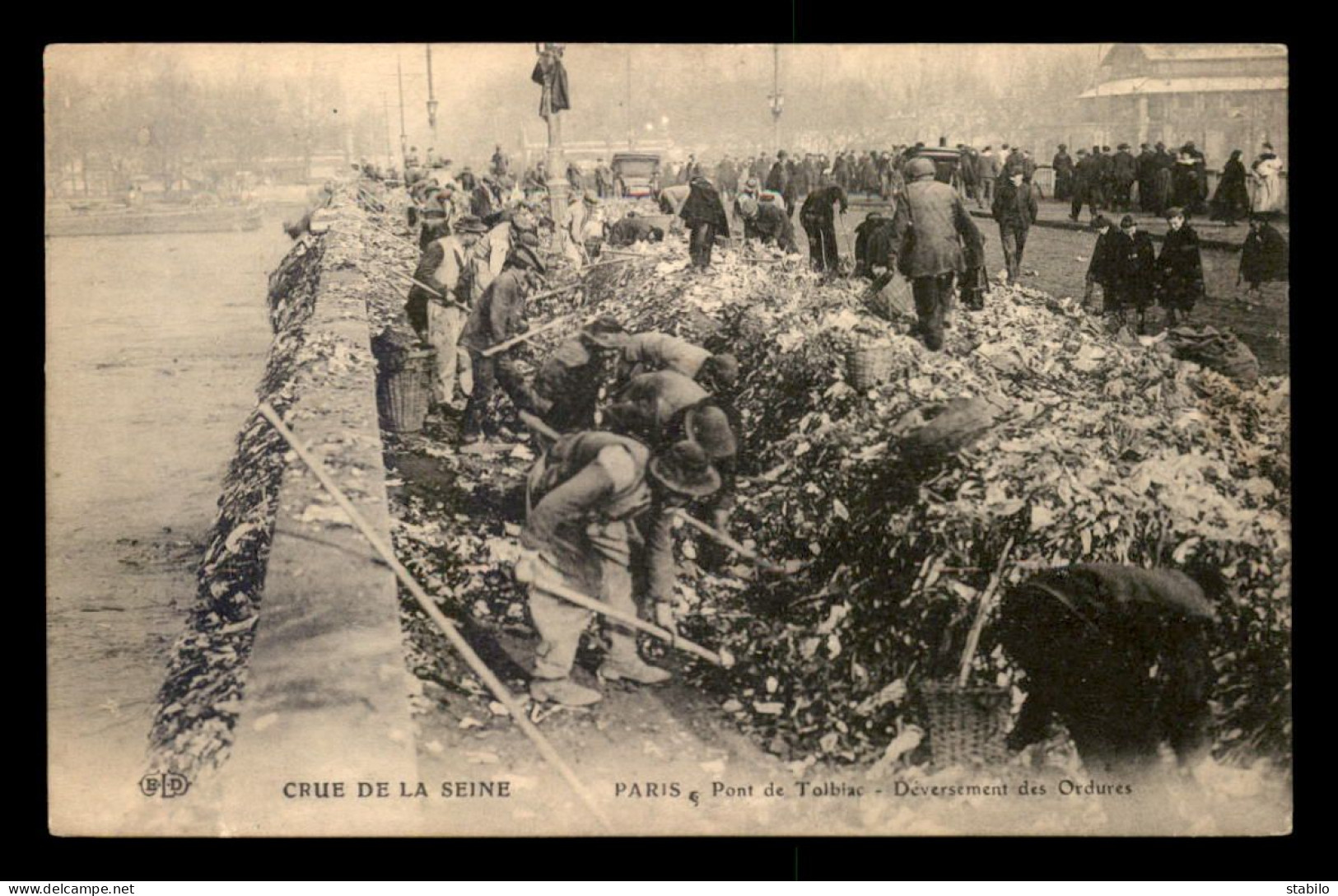 75 - PARIS 13EME - INONDATIONS DE 1910 - PONT DE TOLBIAC - DEVERSEMENT DES ORDURES - Distrito: 13