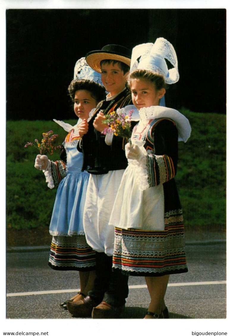 CP RIEC SUR BELON Enfants Du Cercle Celtique Les Fleurs D'Ajonc De L'Aven - Sonstige & Ohne Zuordnung