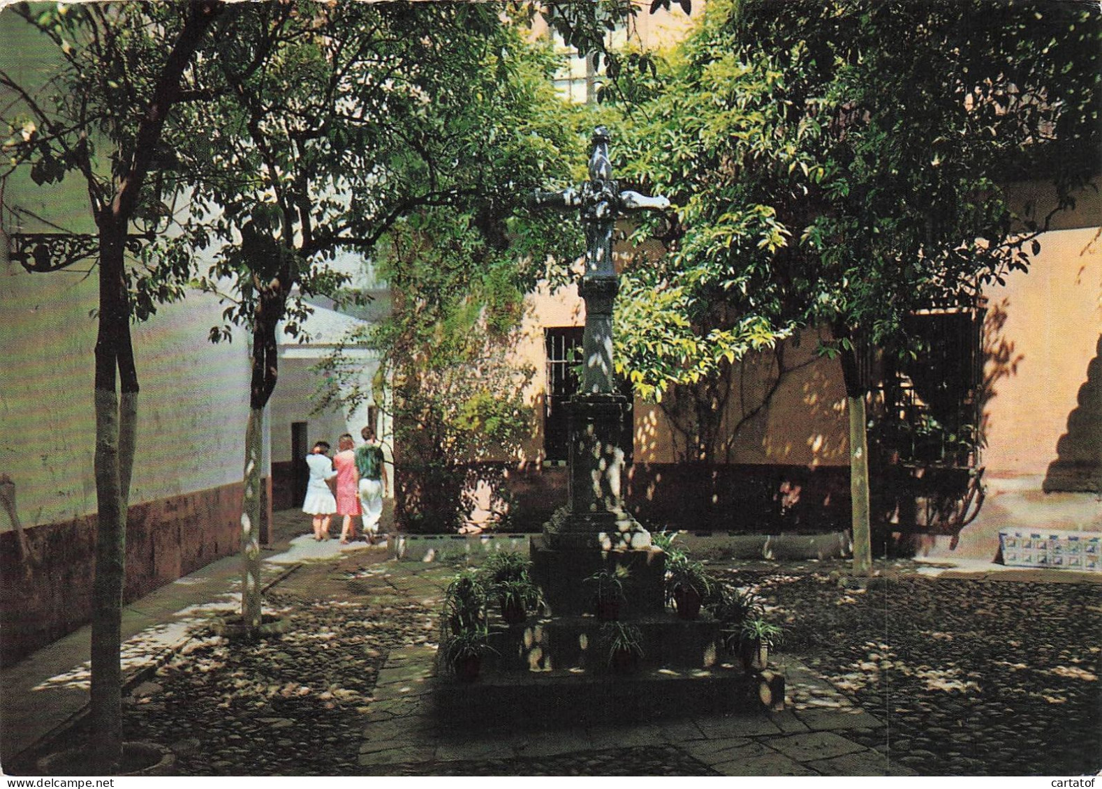 SEVILLA . Barrio De Santa Cruz ? Plaza De Sta Marta - Autres & Non Classés