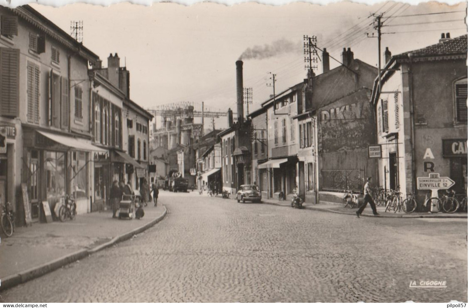 54 - DOMBASLE SUR MEURTHE - Rue Gabriel Péri (CPSM Petit Modèle) - Cirey Sur Vezouze