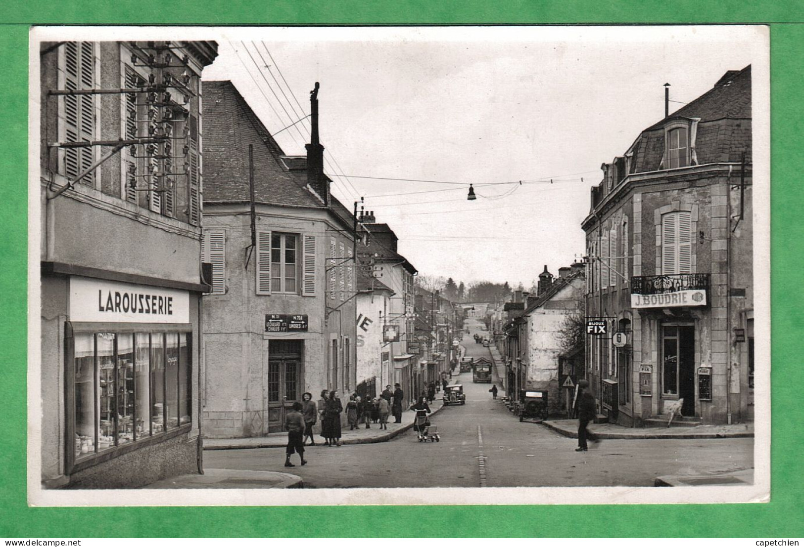 SAINT YRIEIX - BOULEVARD DE L'HOTEL DE VILLE - Carte écrite  Magnifique Et Très Animée - Saint Yrieix La Perche