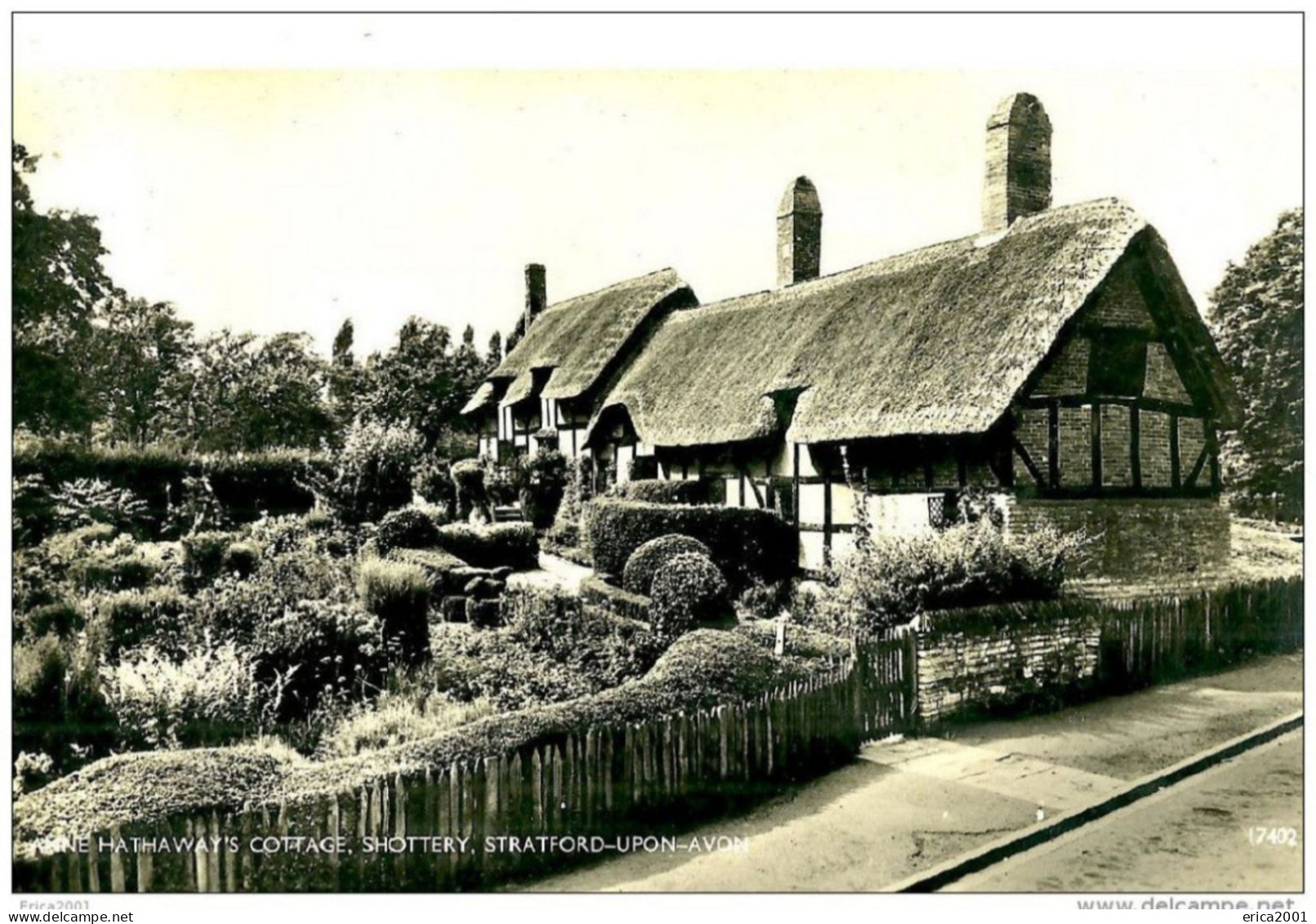 Stratfort Upon Avon. Shottery, Anne Hathaway's Cottage. - Stratford Upon Avon