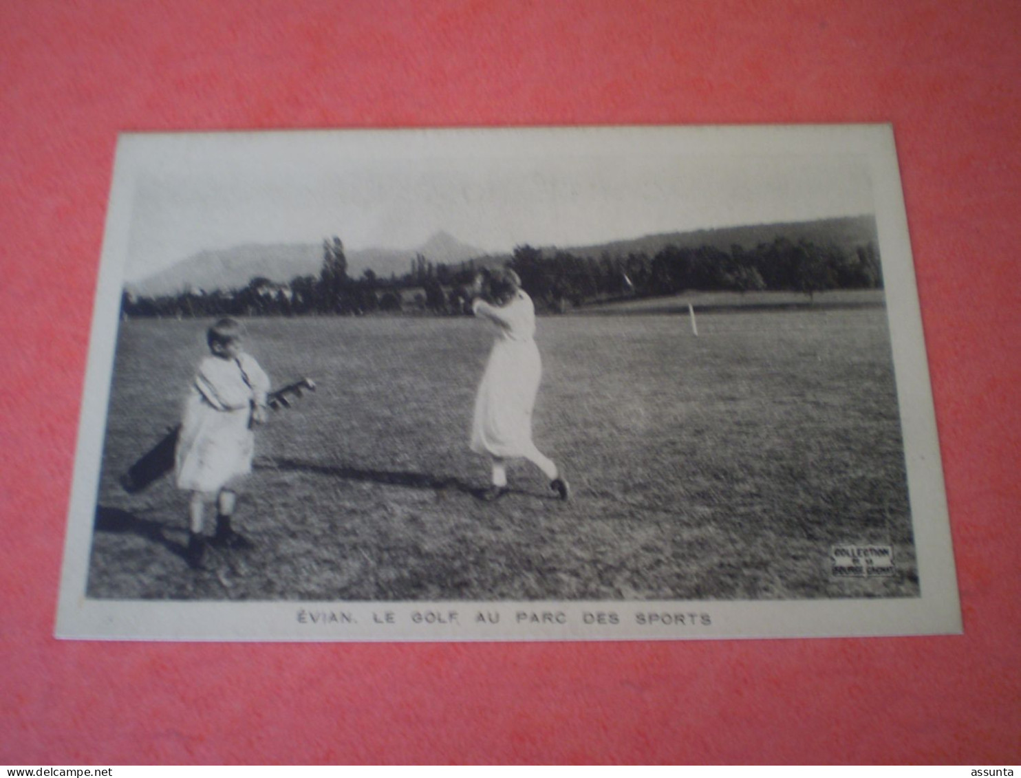 2 Personnes Sur Le Golf, Evian  Parc Des Sports, Collection De La Source Cachat - Golf