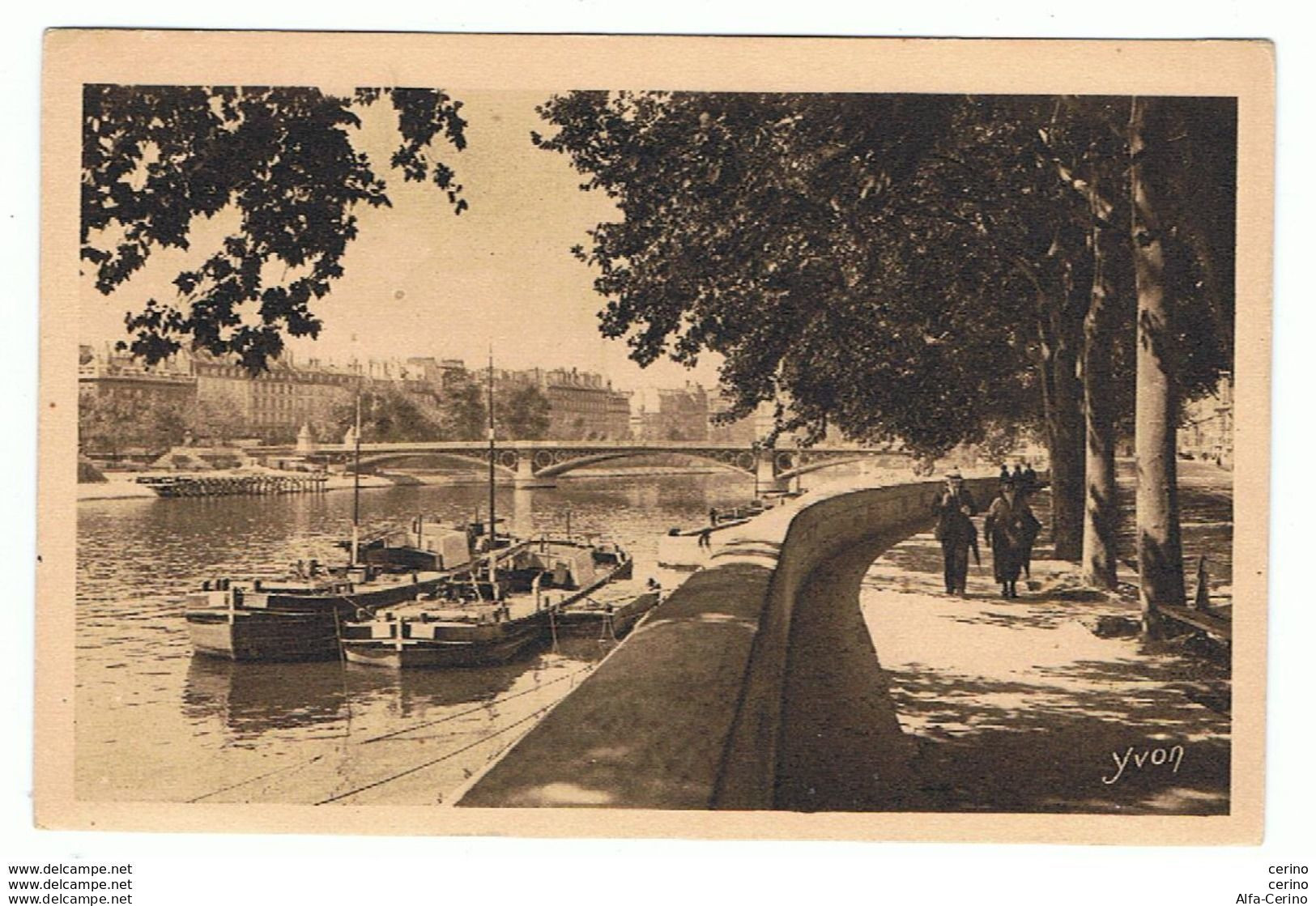 PARIS:  BORDS  DE  LA  SEINE  AU  QUAI  DU  LOUVRE  -  FP - Le Anse Della Senna