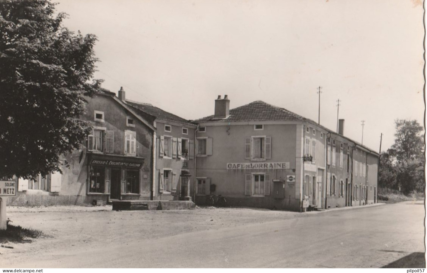 57 - LIOCOURT - Place Et Route Nationale - Café, épicerie  (CPSM Petit Modèle) - Autres & Non Classés