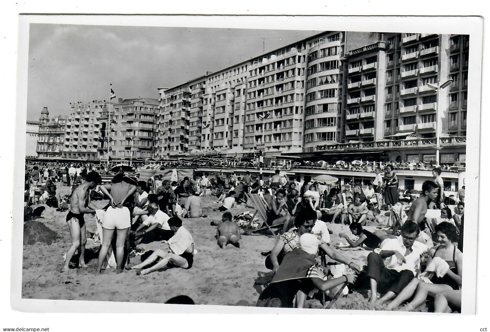 Oostende  Zonnebaden  Ostende  Bains De Soleil - Oostende