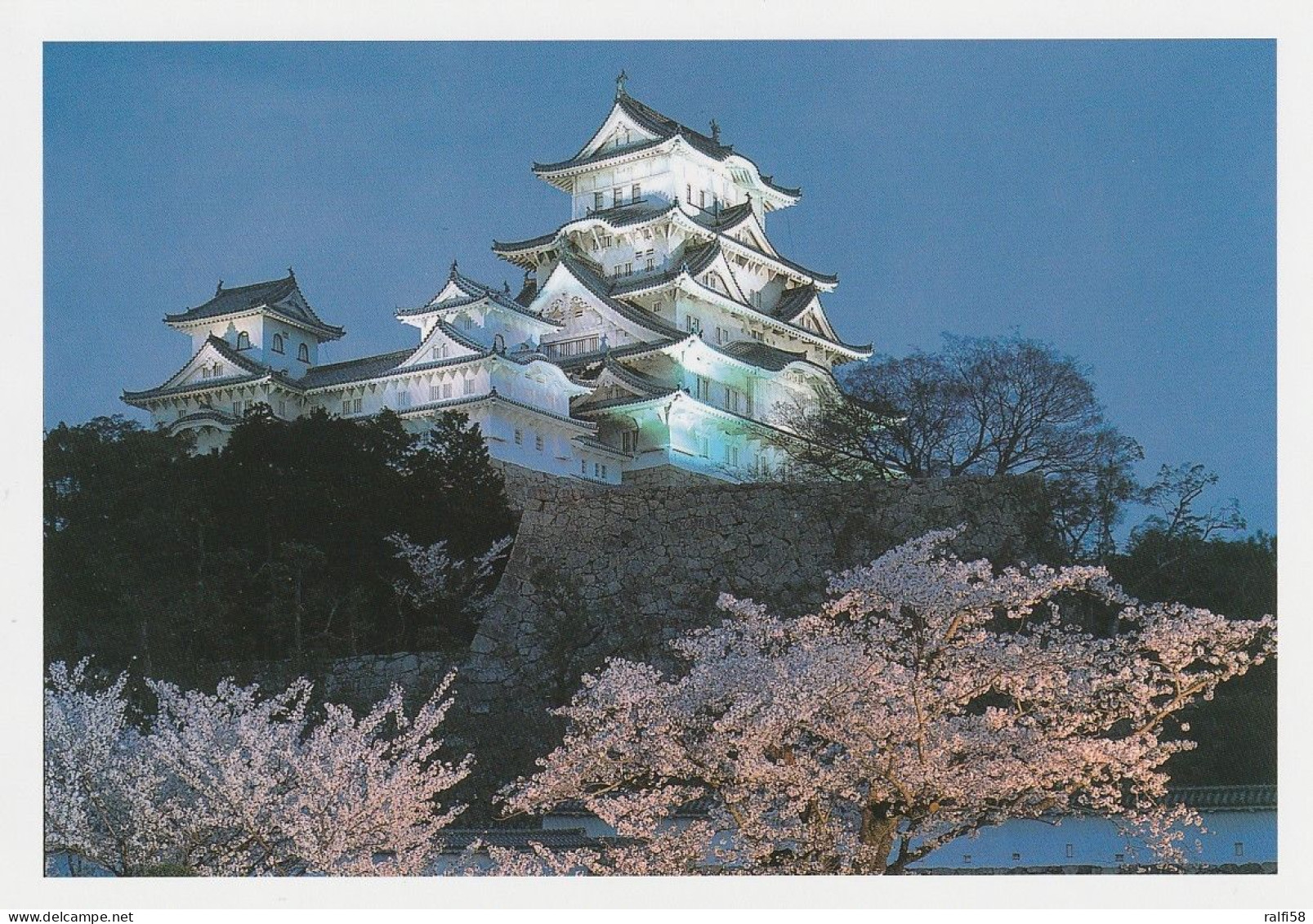 1 AK Japan * Himeji Castle - Keps And Cherry Trees In Illumination - Erbaut 1609 Und Seit 1993 UNESCO Weltkulturerbe * - Otros & Sin Clasificación