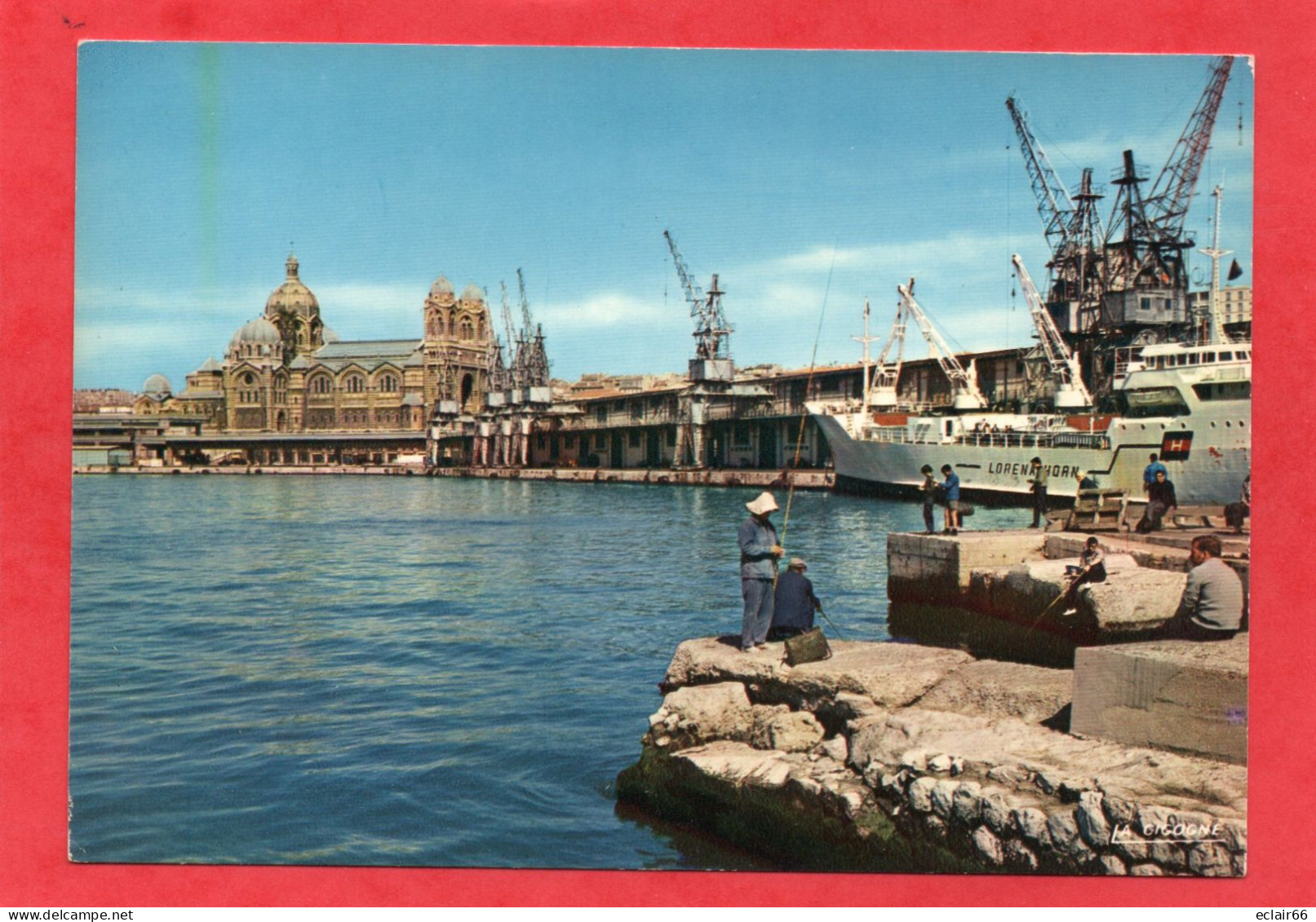 13 Marseille La Cathedrale Et Quai De La Joliette Bateaux  Pêcheurs CPM Année 1967  EDIT La Cigogne  N°164 Impeccable - Joliette, Zone Portuaire