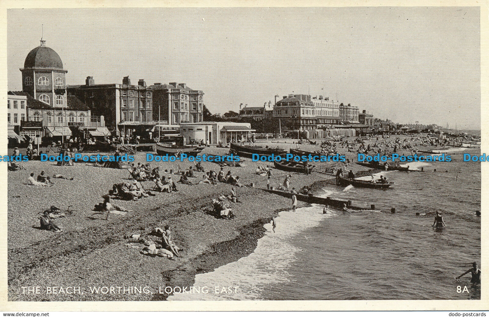 R094151 The Beach. Worthing Looking East - Monde