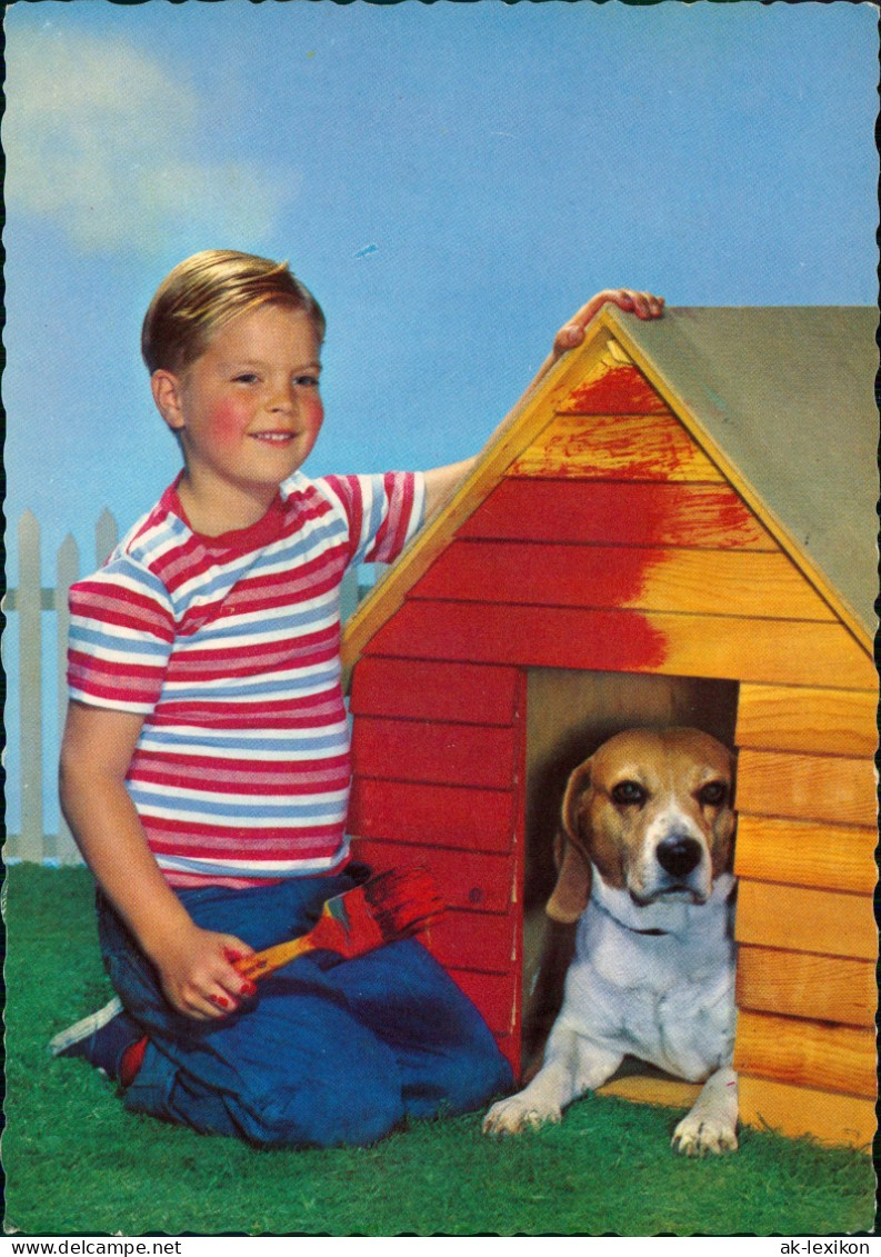 Menschen Soziales Leben & Kinder: Kind Junge Mit Hund In Hundehütte 1970 - Portraits