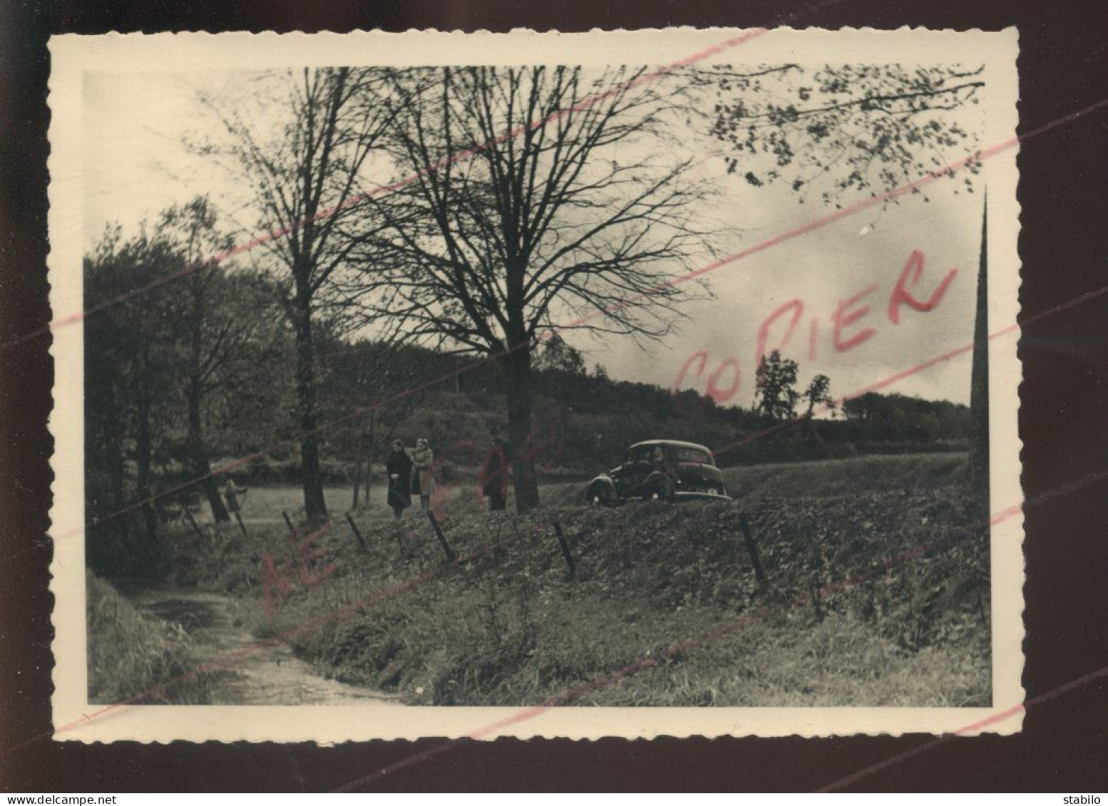 LUXEMBOURG - ENVIRONS DE SAINT-LEGER - 1948 - FORMAT 11.5 X 8.5 CM - Lugares