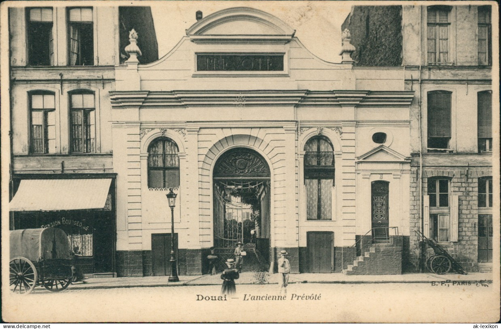 CPA Douai Dowaai L'ancienne Prévôté - Cafe 1912 - Douai