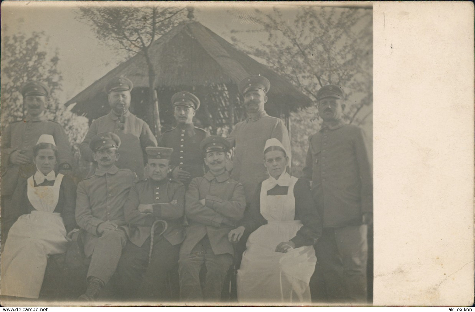 Militär Propaganda: Soldaten Privataufnahme Mit Krankenschwester 1915 Privatfoto - Other & Unclassified