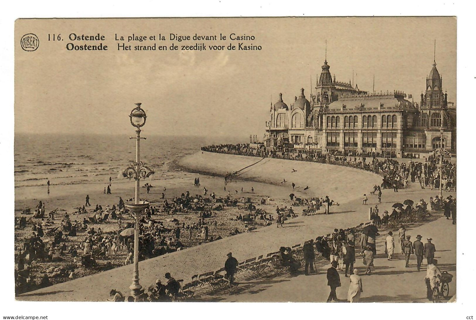 Ostende  Oostende   La Plage Et La Digue Devant Le Casino - Oostende