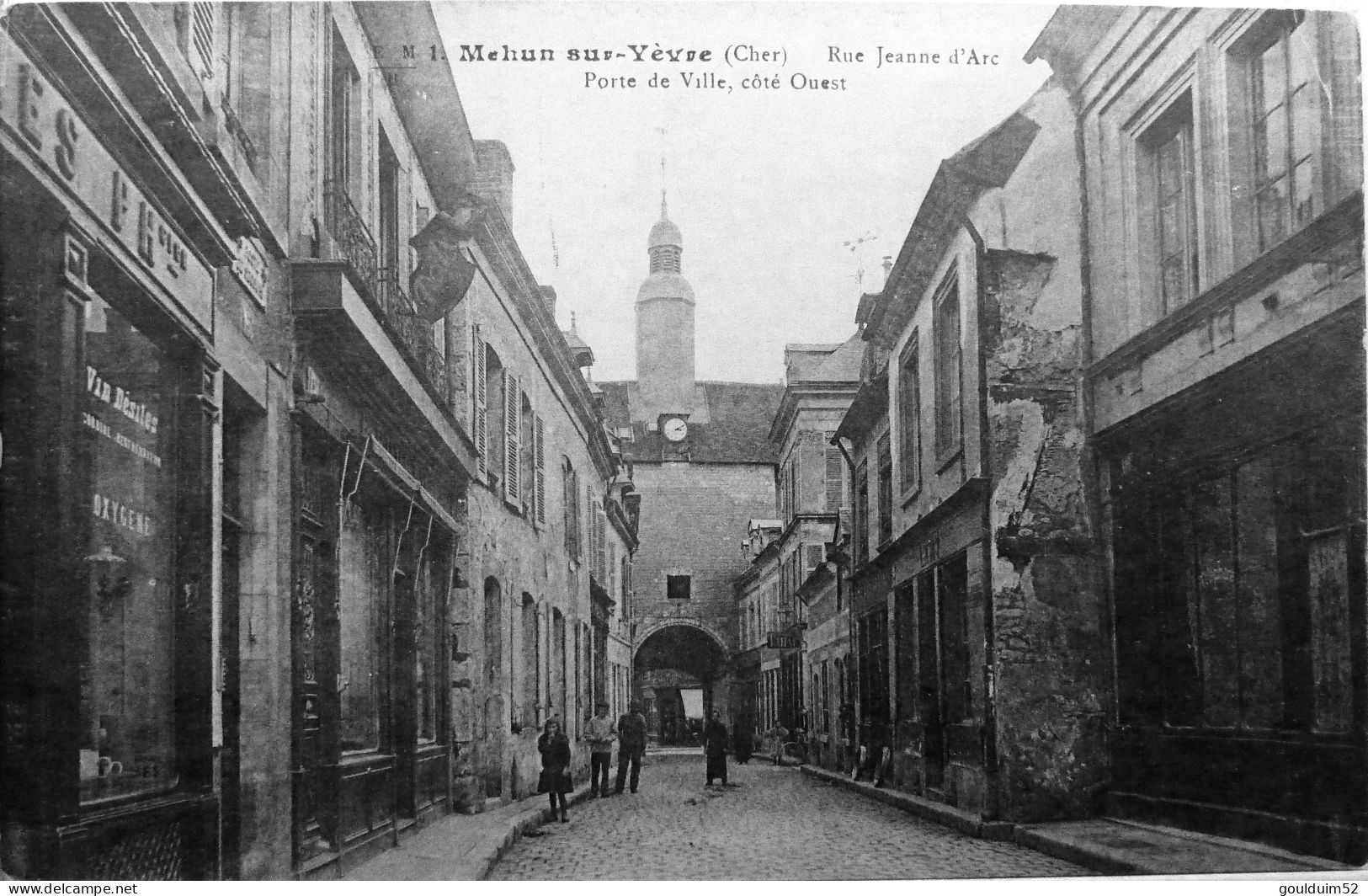 Rue Jeanne D'Arc, Porte De Ville, Coté Ouest - Mehun-sur-Yèvre