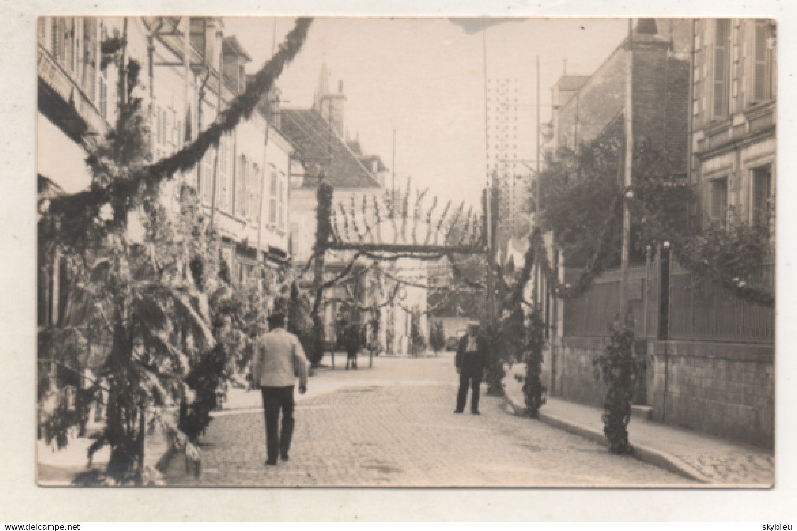 CPA Photo - Une Rue Décorée Lors D'un Concours - - Photographie