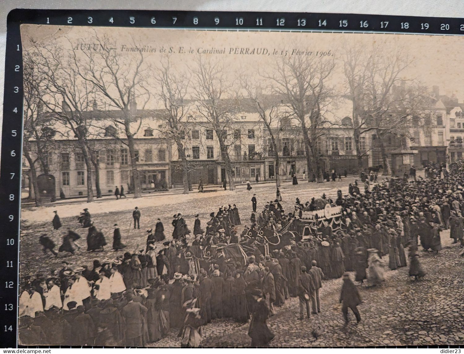 Carte PANORAMA AUTUN 28 X 15 FUNERAILLE DU CARDINAL PERRAUD FEVRIER 1906 Phototypie BOUGEOIS - Autun