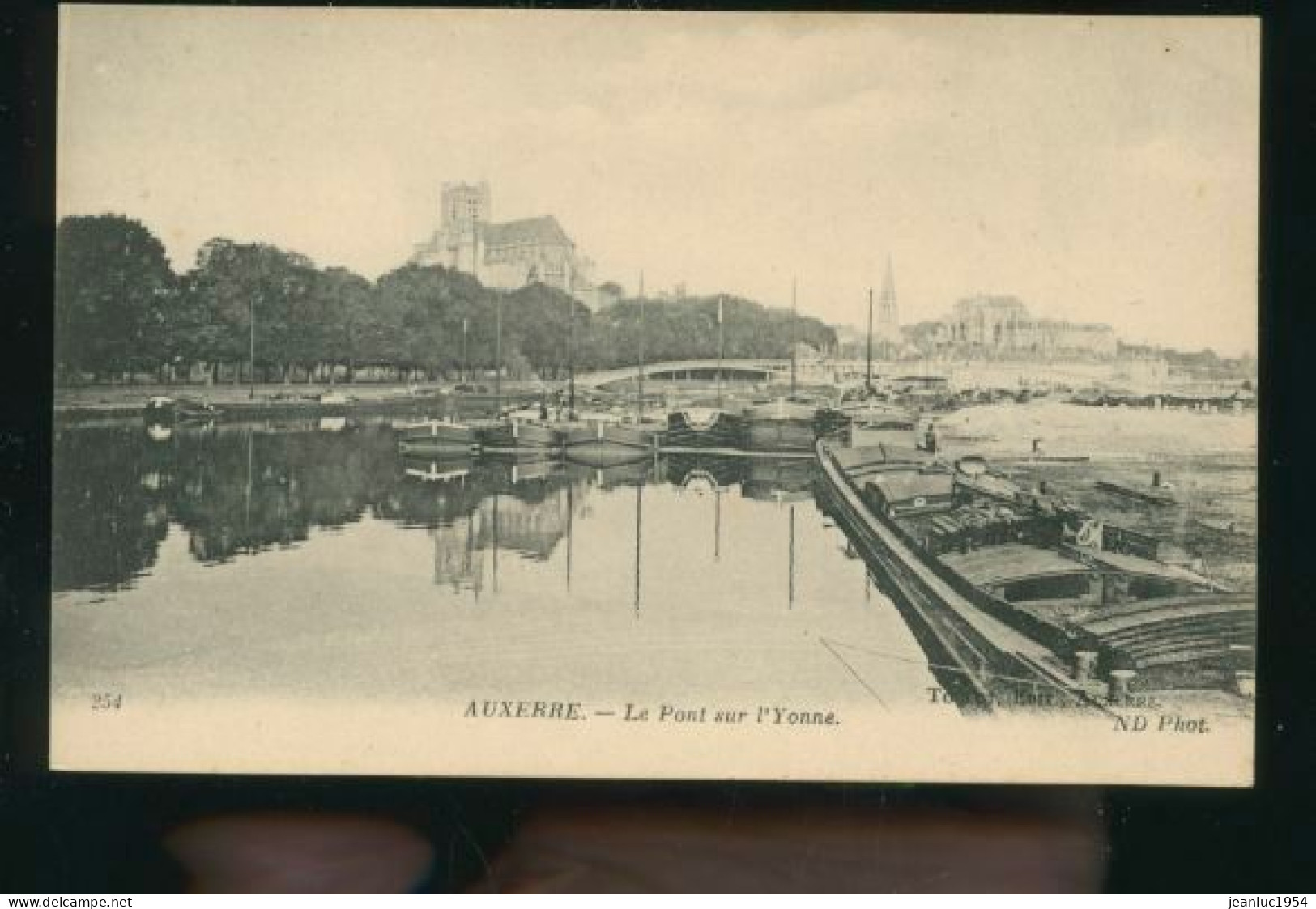 AUXERRE  LES PENICHES        ( MES PHOTOS NE SONT PAS JAUNES ) - Auxerre