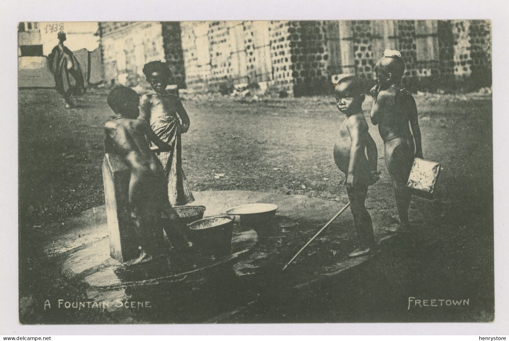 FREETOWN : A Fountain Scene - Children, Enfants (z3576) - Sierra Leone