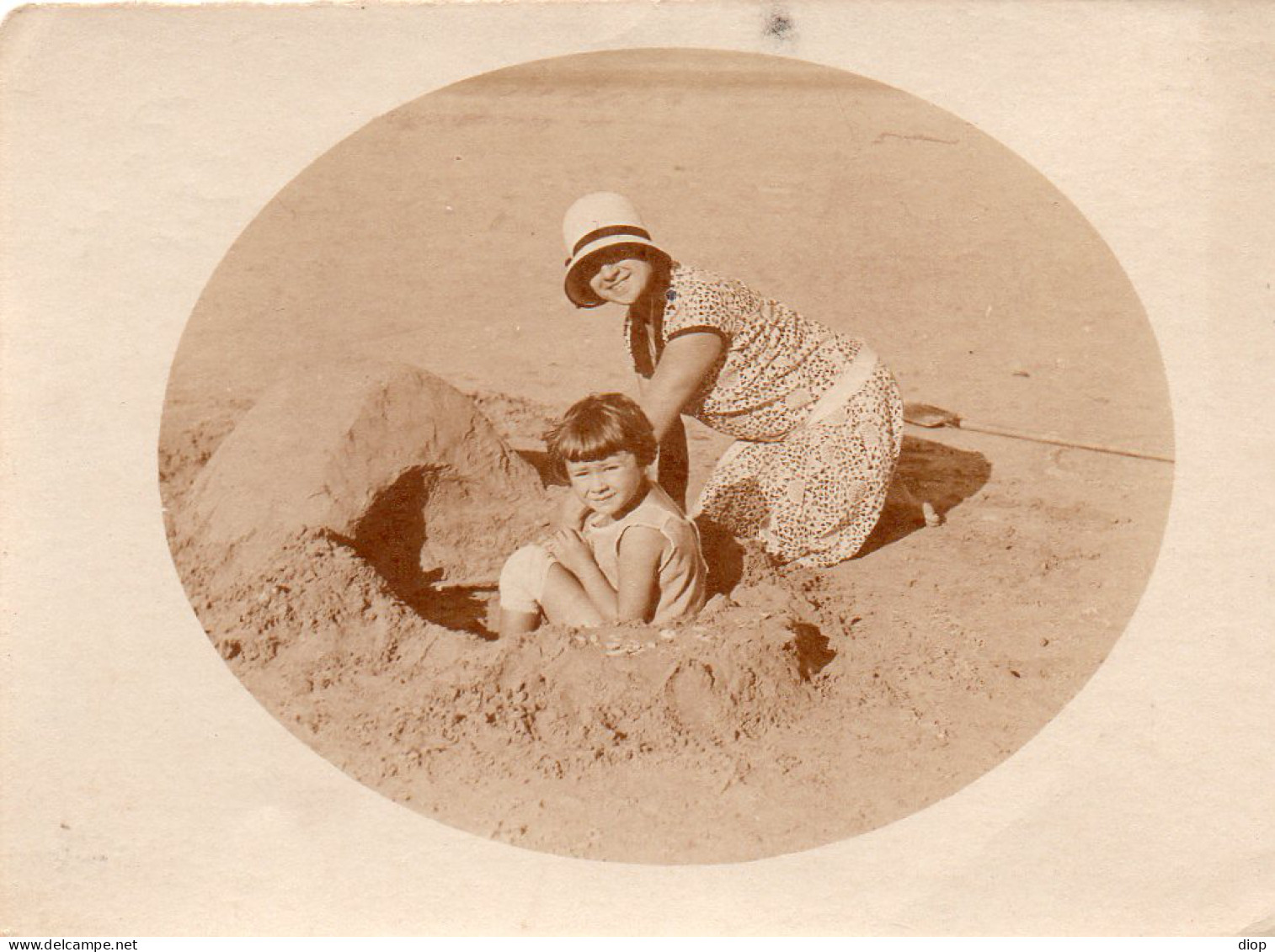 Photo Vintage Paris Snap Shop -m&egrave;re Enfant Mother Child Sable Sand - Anonyme Personen
