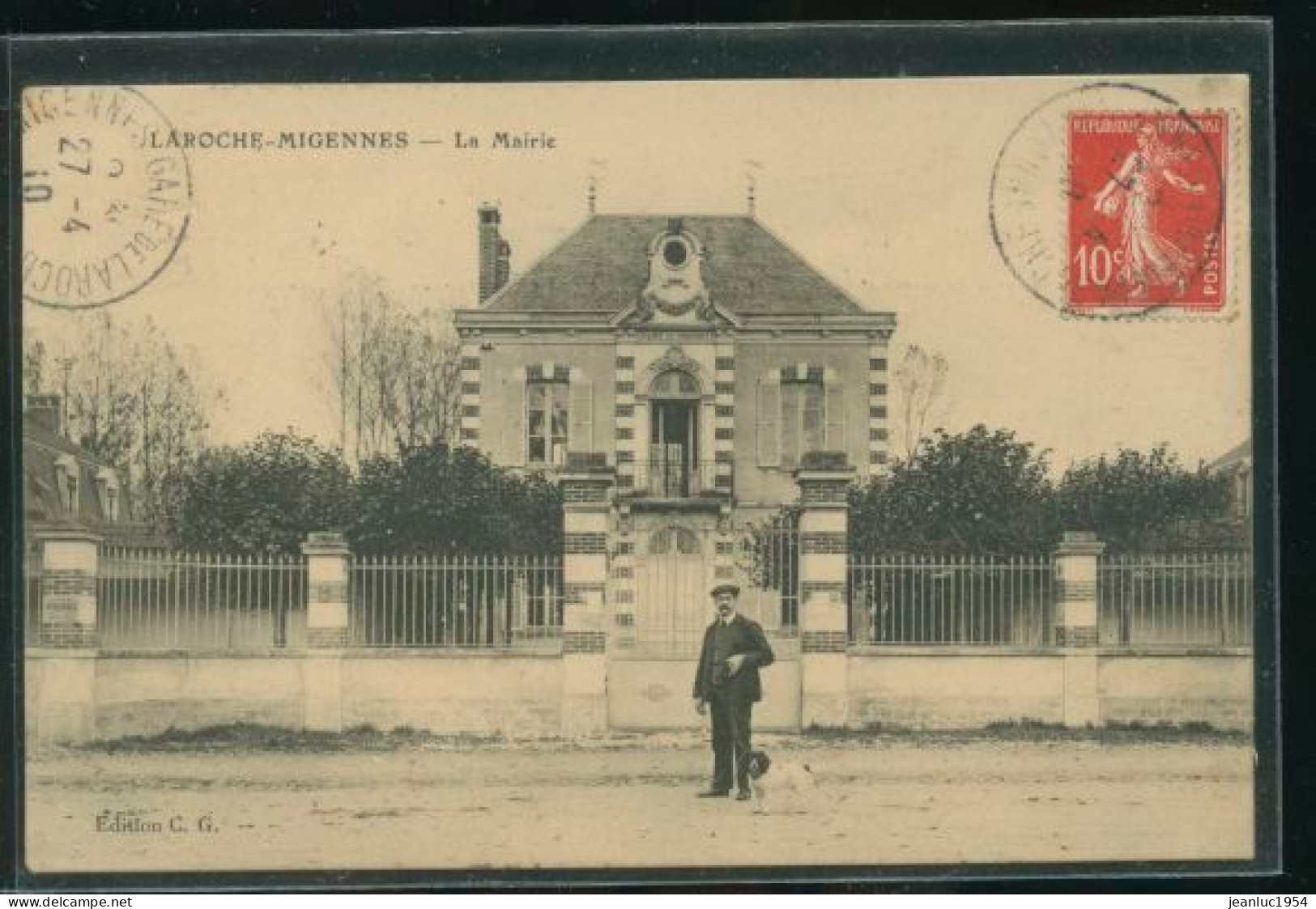 LAROCHE MIGENNES LA MAIRIE    ( MES PHOTOS NE SONT PAS JAUNES ) - Migennes