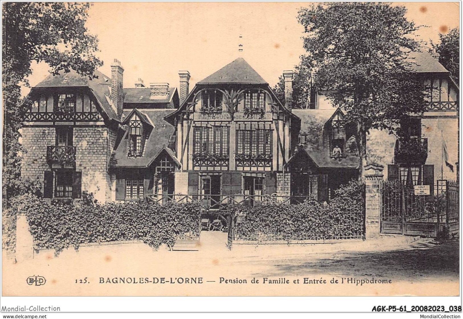 AGKP5-0393-61 - BAGNOLES-DE-L'ORNE - Pension De Famille Et Entrée De L'hippodrome  - Bagnoles De L'Orne