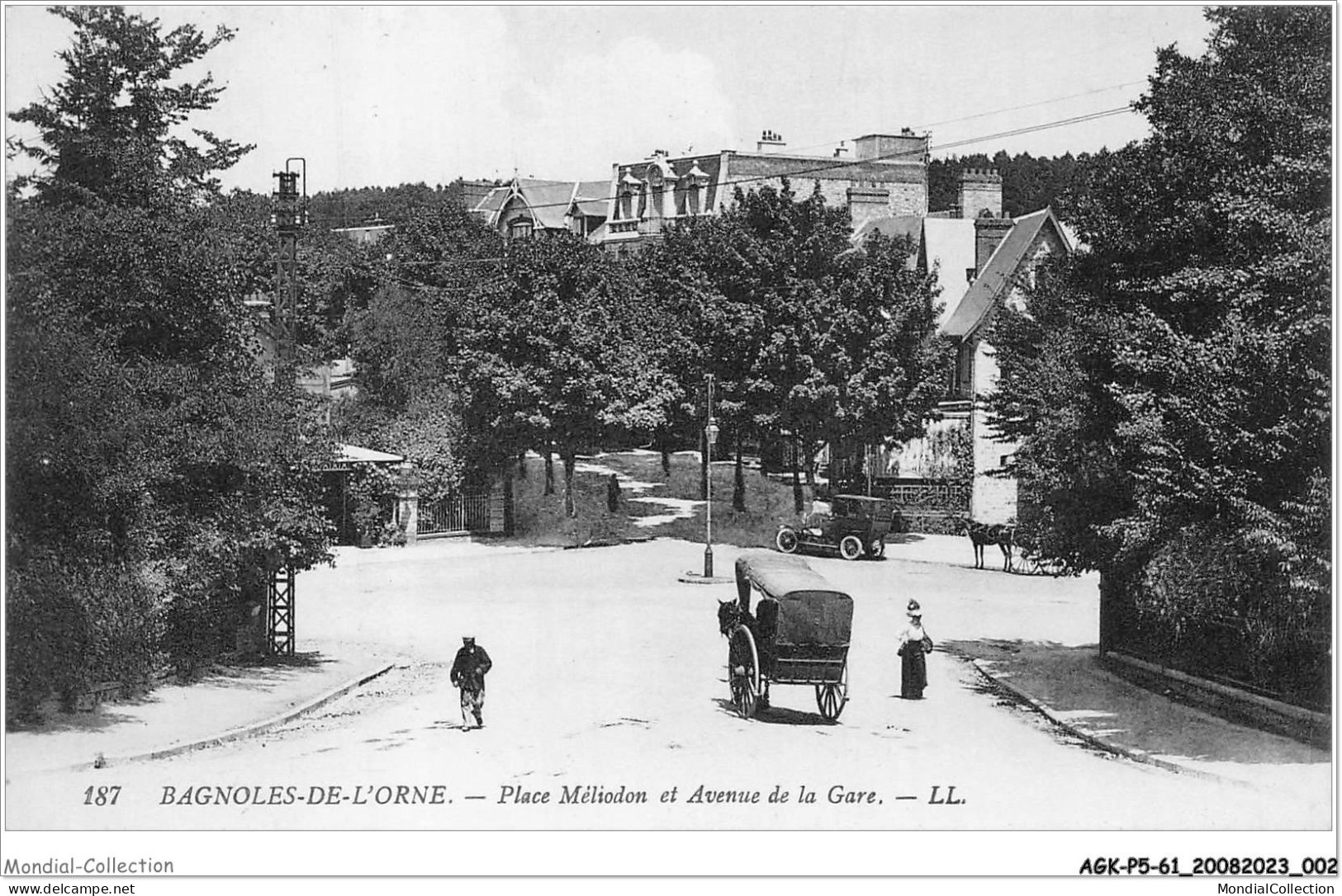 AGKP5-0375-61 - BAGNOLES-DE-L'ORNE - Place Méliodon Et Avenue De La Gare  - Bagnoles De L'Orne