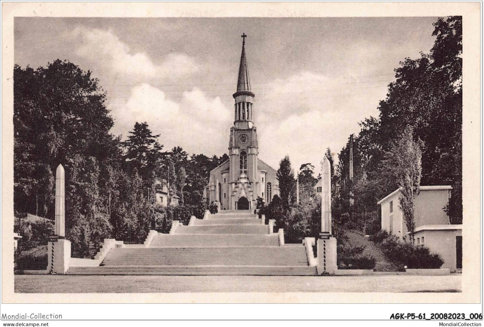 AGKP5-0377-61 - BAGNOLES-DE-L'ORNE - La Nouvelle église  - Bagnoles De L'Orne