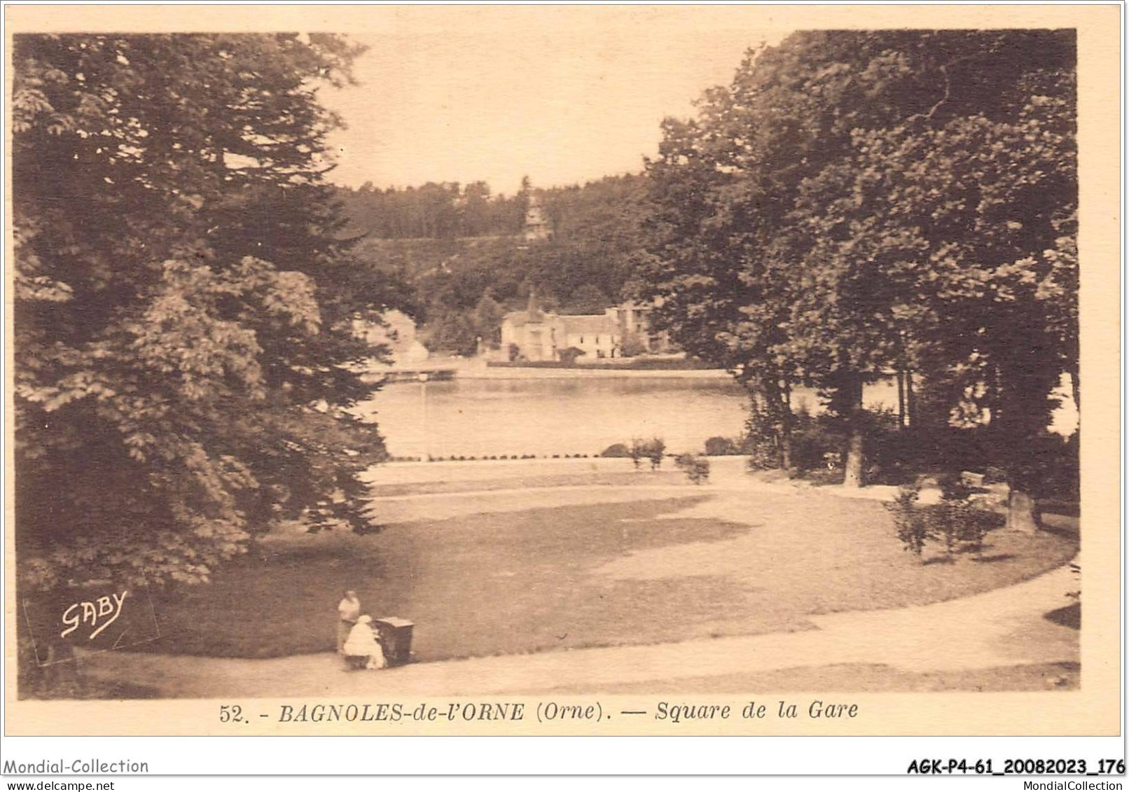 AGKP4-0368-61 - BAGNOLES-DE-L'ORNE - Square De La Gare  - Bagnoles De L'Orne