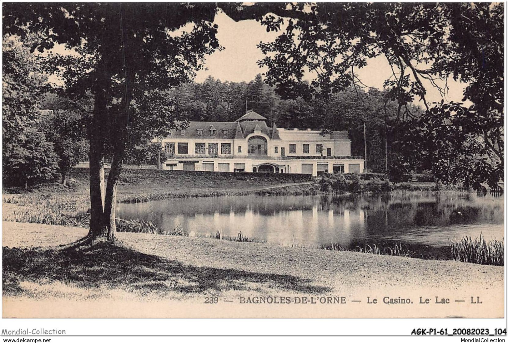 AGKP1-0053-61 - BAGNOLES DE L'ORNE - Le Casino - Le Lac  - Bagnoles De L'Orne