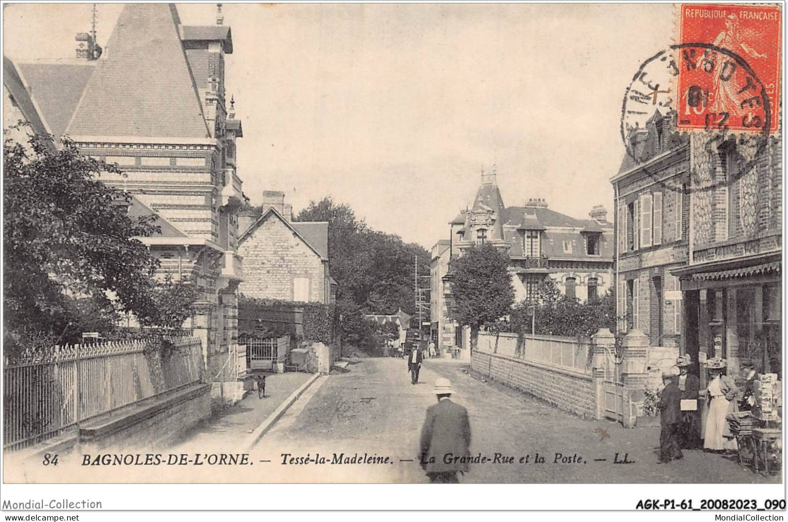 AGKP1-0046-61 - BAGNOLES DE L'ORNE - Tessé La-madeleine - La Grande-rue Et La Poste  - Bagnoles De L'Orne