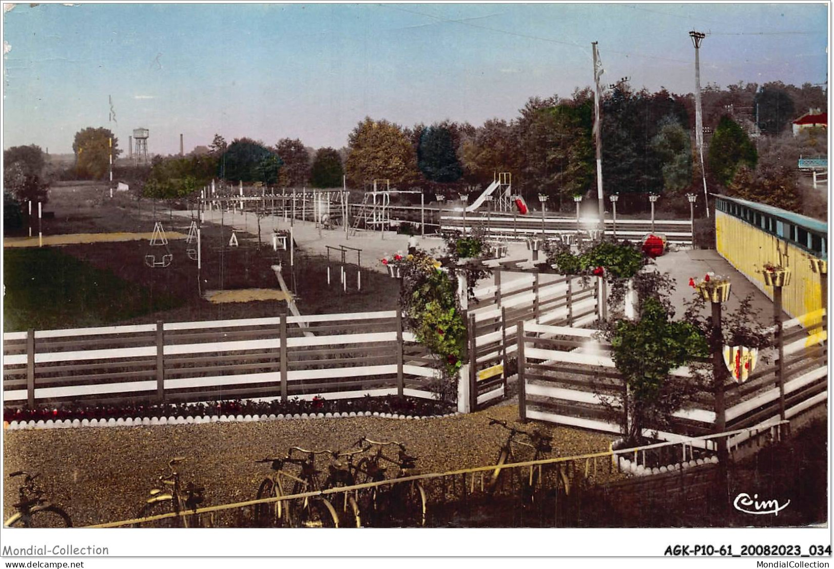 AGKP10-0828-61 - AUBE - La Piscine  - Sonstige & Ohne Zuordnung