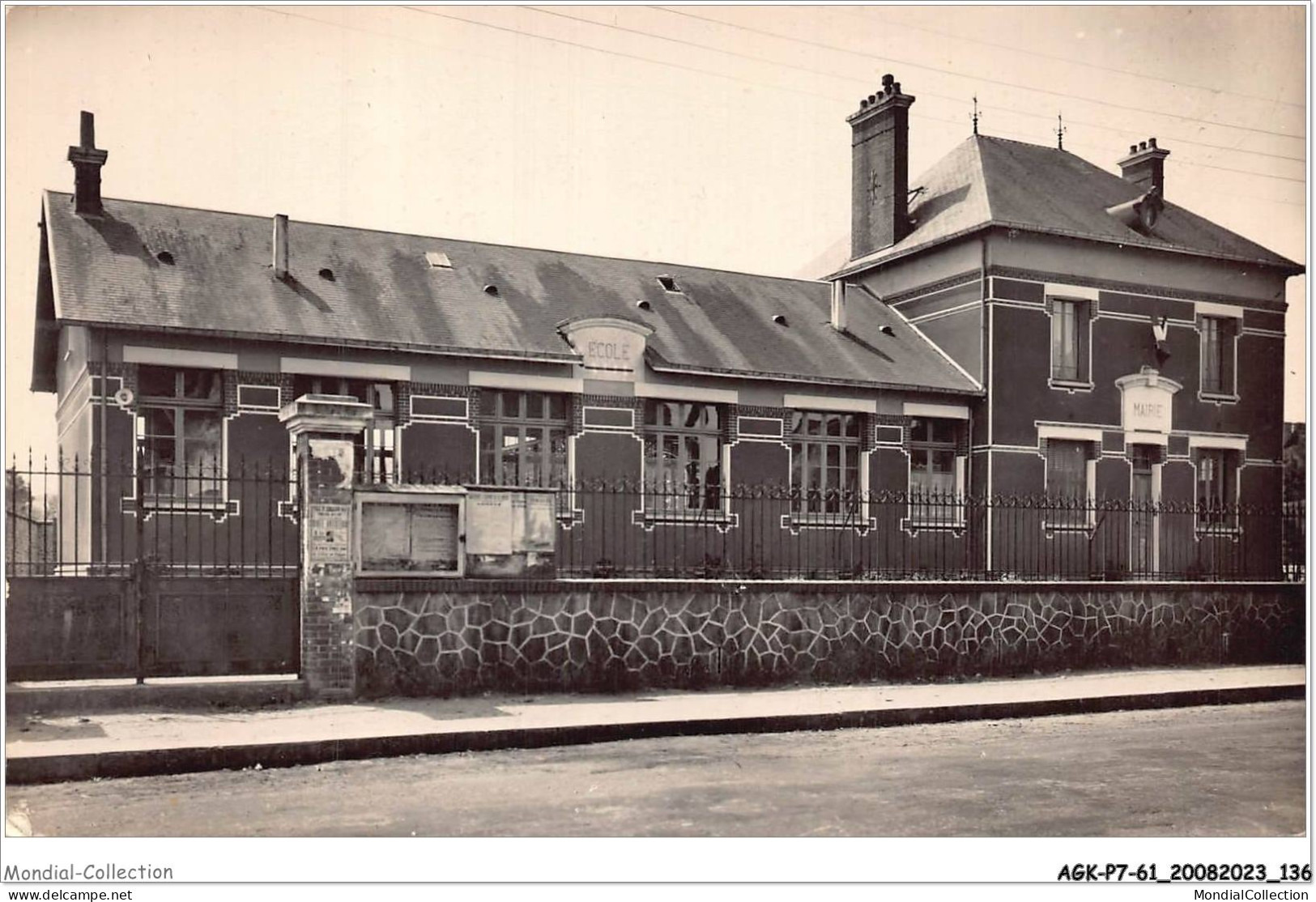 AGKP7-0610-61 - REMALARD - Mairie Et école De Bellou Sur Huisne  - Remalard