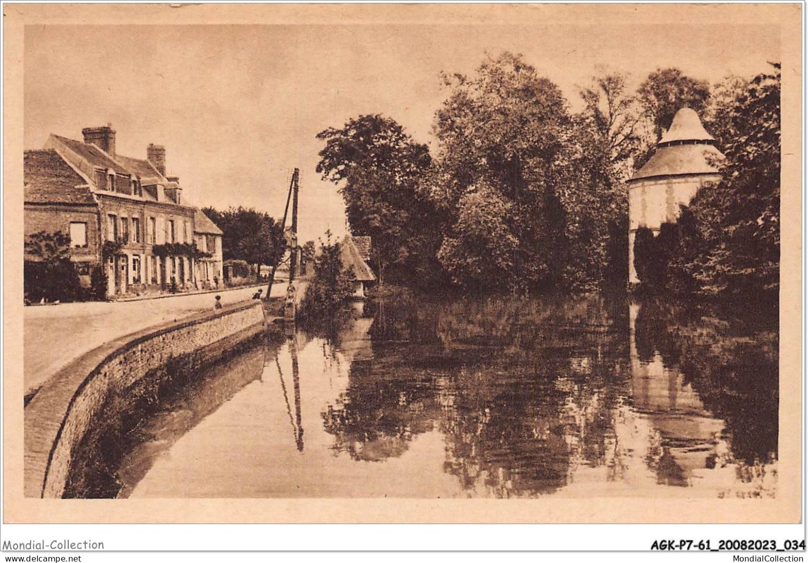 AGKP7-0559-61 - Chateau De La FERTE-FRESNEL - Les Douves Et Le Vieux Colombier  - Otros & Sin Clasificación