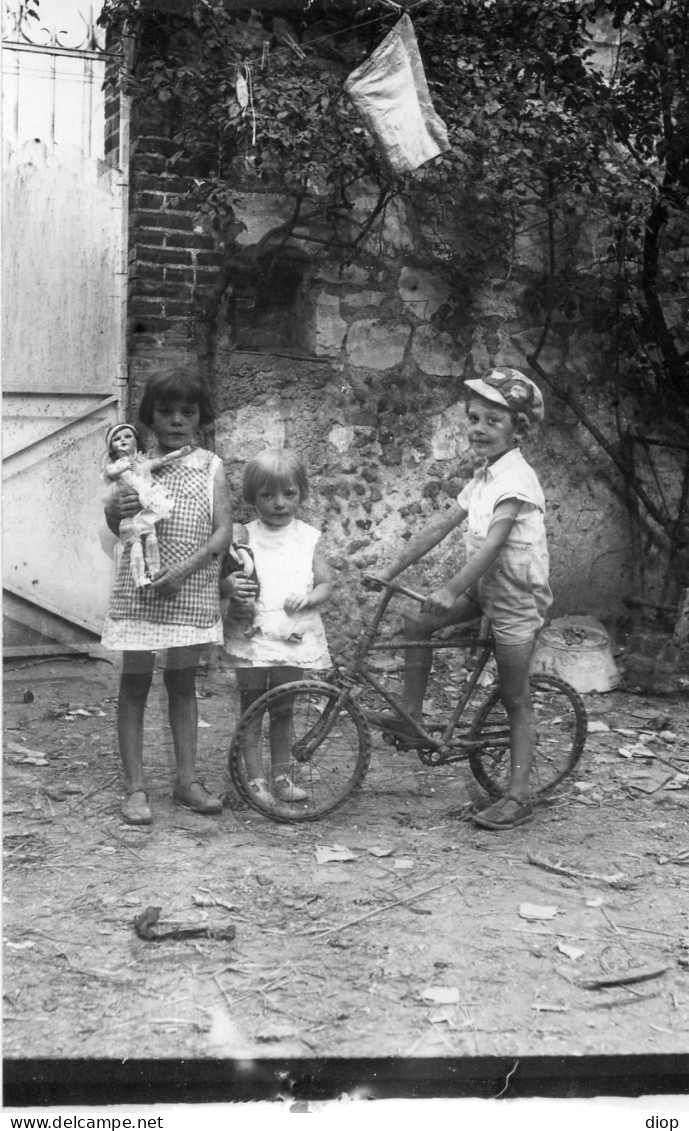 Photo Vintage Paris Snap Shop - Enfant Jouet Jeu Toy Doll Bicyclette - Sonstige & Ohne Zuordnung