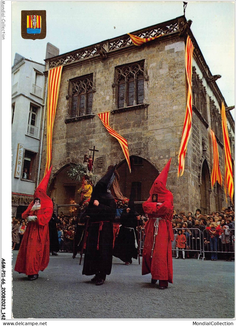 AGMP11-0812-66 - PERPIGNAN - Place De La Loge Lors De La Célèbre Procession De La Sanch  - Perpignan