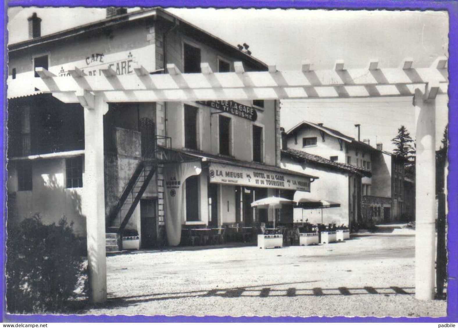 Carte Postale 01. Saint-Jean-le-Vieux  Hôtel De La Gare Et Du Tourisme  Très Beau Plan - Non Classificati