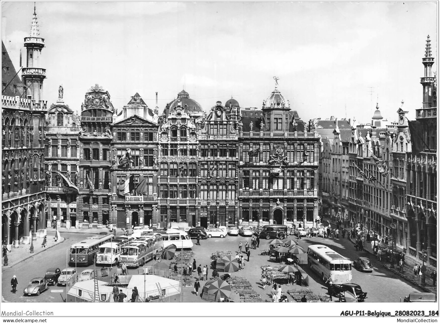 AGUP11-0995-BELGIQUE - BRUXELLES - Un Coin De La Grand'place - Squares